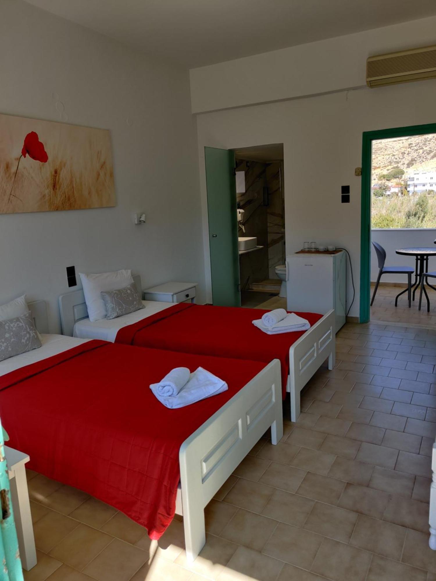 Dimitris Villa Hotel Matala Exteriör bild