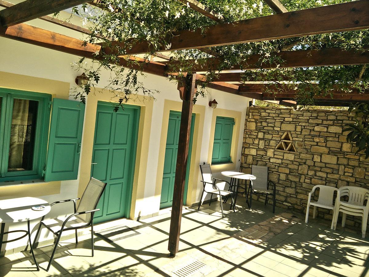 Dimitris Villa Hotel Matala Exteriör bild
