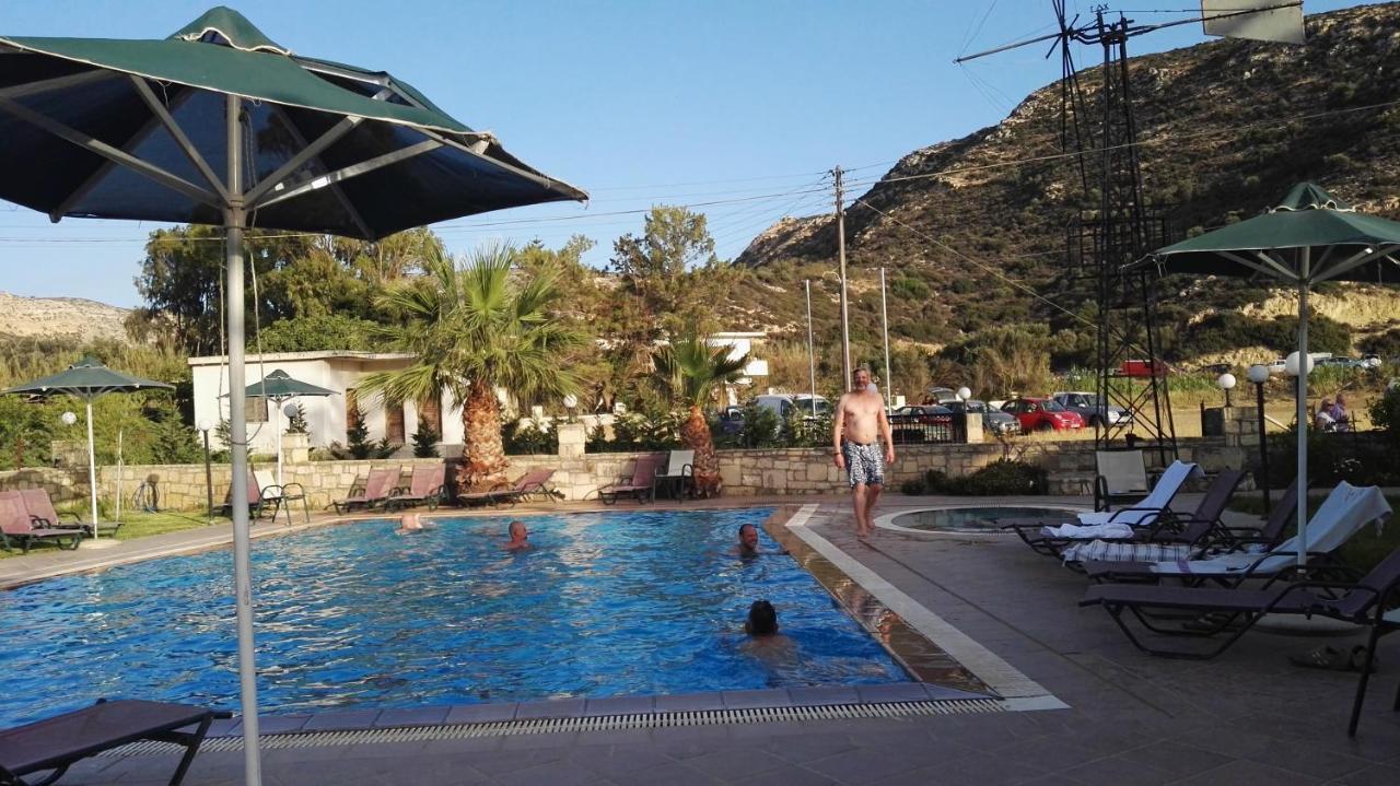Dimitris Villa Hotel Matala Exteriör bild