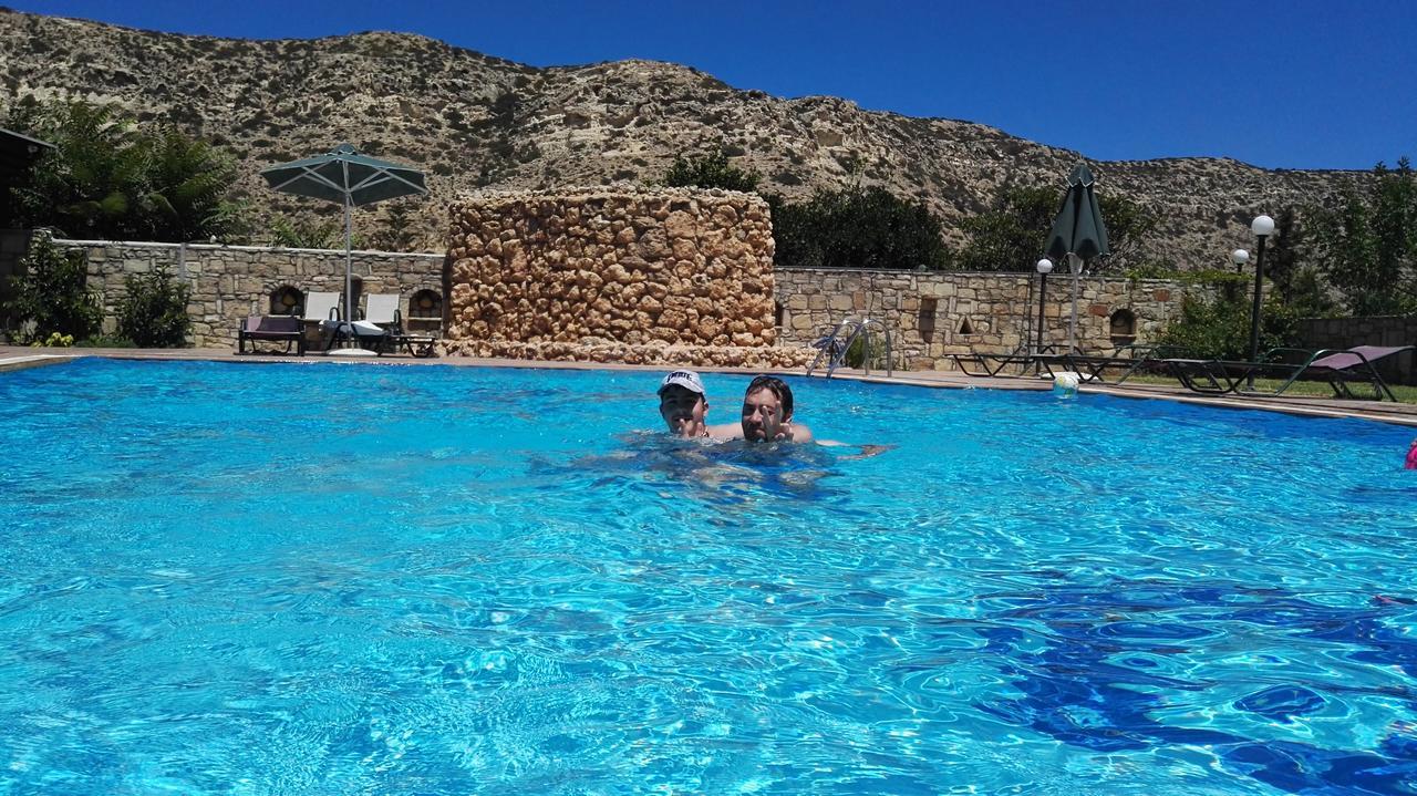 Dimitris Villa Hotel Matala Exteriör bild