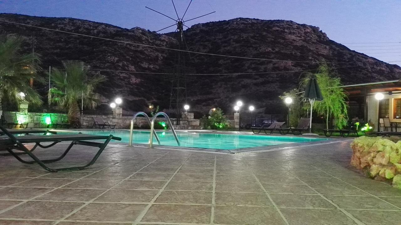 Dimitris Villa Hotel Matala Exteriör bild