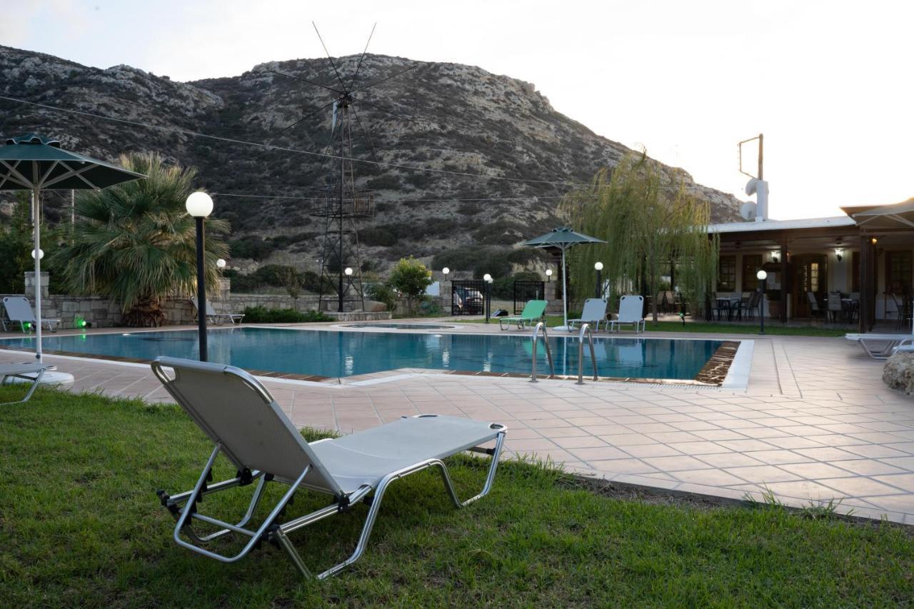 Dimitris Villa Hotel Matala Exteriör bild
